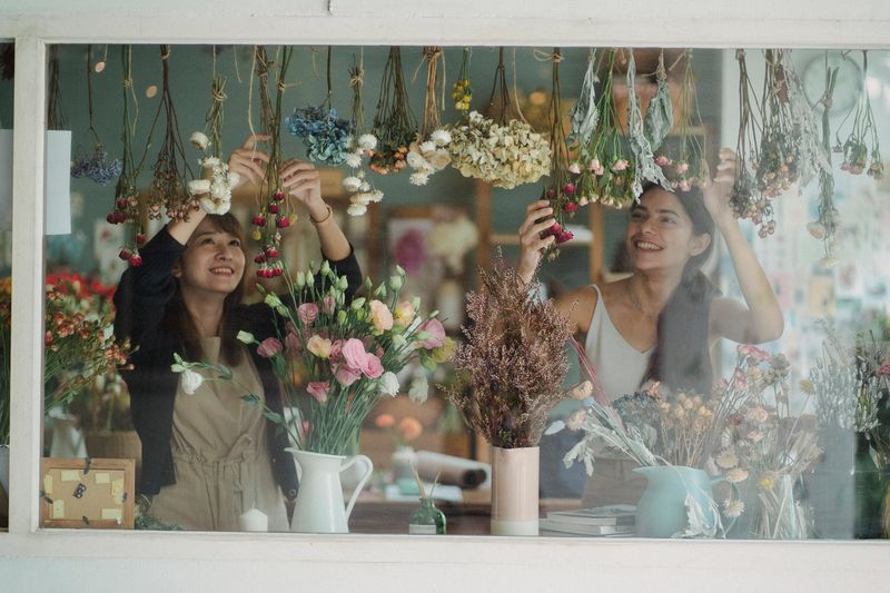 Préparation de bouquet interflora pour livraison
